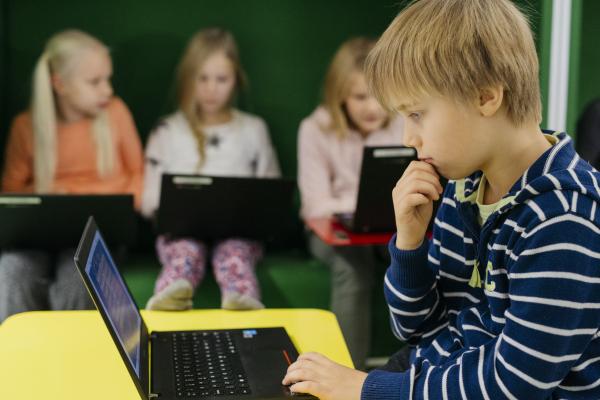 Pupils in basic education using laptops. Photo by Elina Manninen / Kuvatoimisto Keksi / Finland Promotion Board